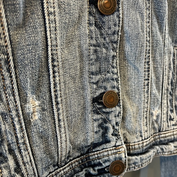 Custom Embroidered Guitar and Floral American Eagle Jean Jacket - Picture 7 of 8